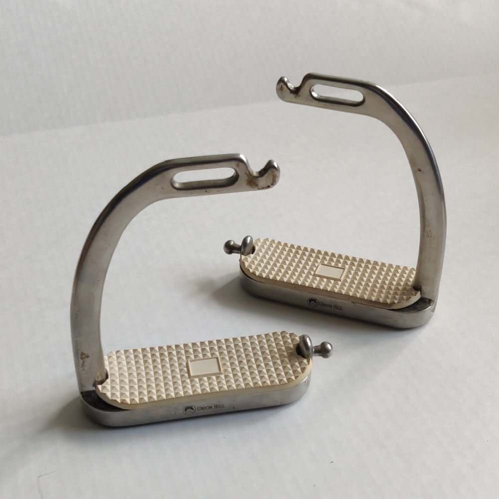 Union Hill Safety Peacock Stirrups – 4.75"
